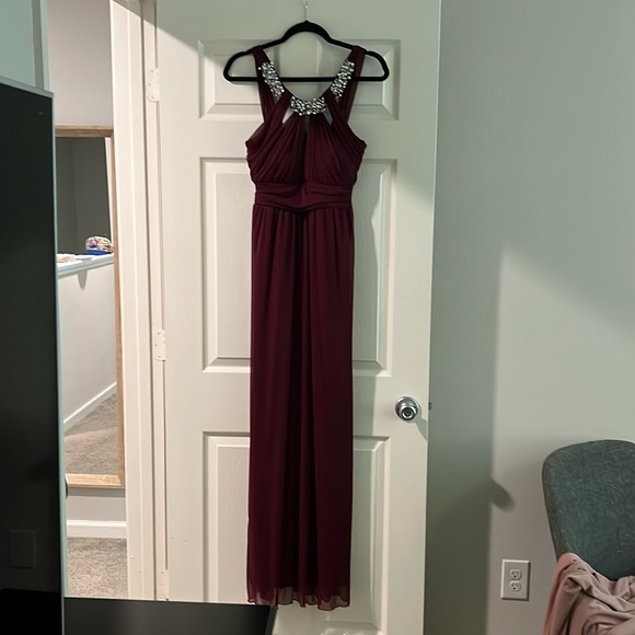 Dresses & Skirts - Full, semi formal dress never been worn
Holiday or Formal